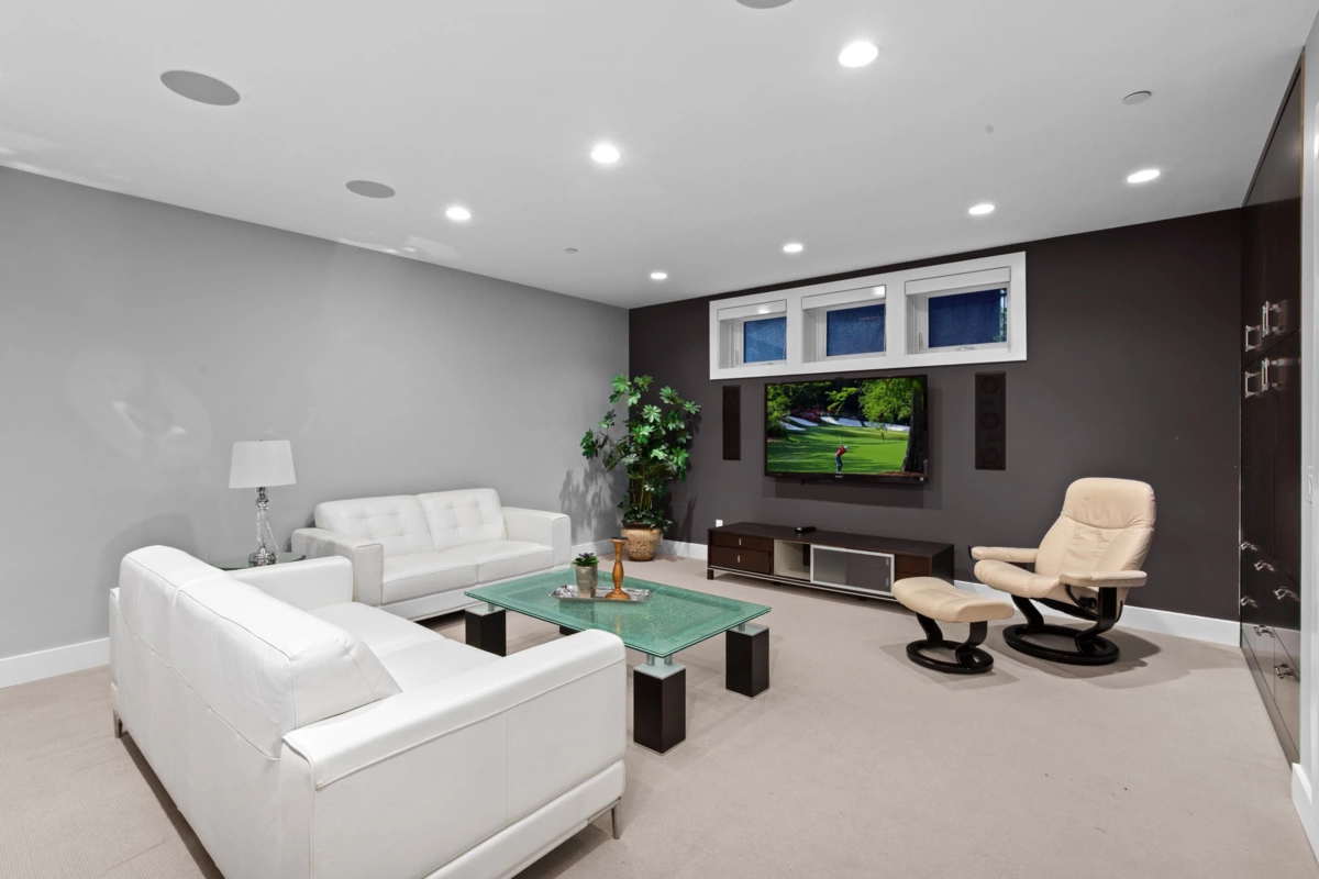 Hot Tub / Spa Photo of 5390 Elm Street, Vancouver, BC