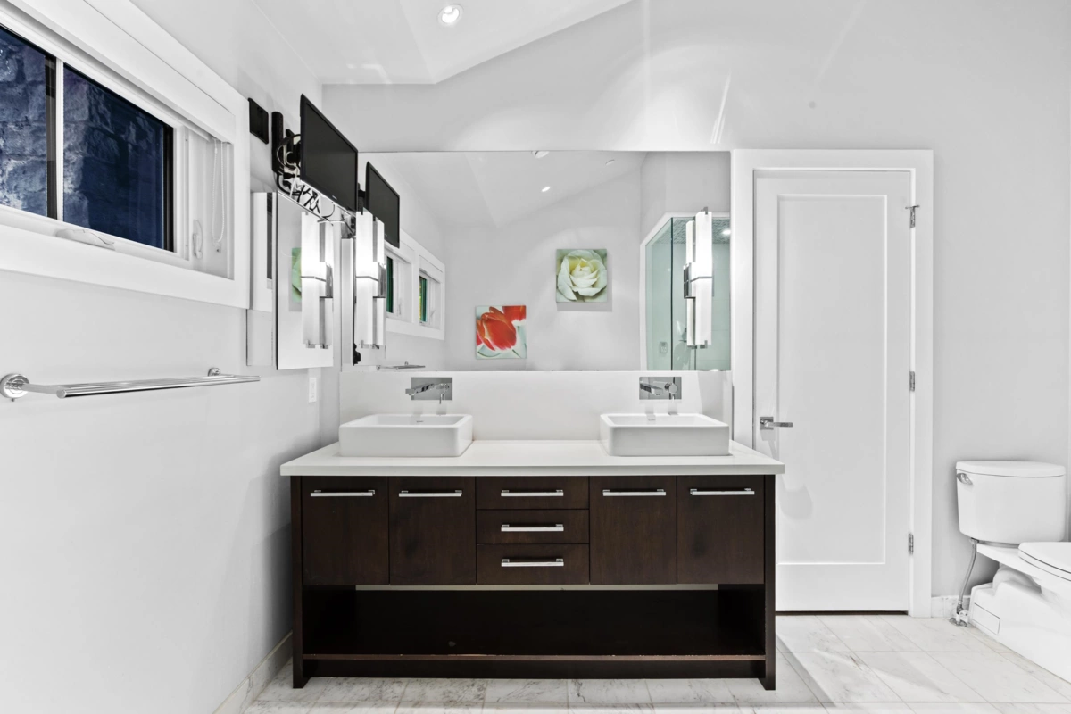 Staircase Photo of 5390 Elm Street, Vancouver, BC