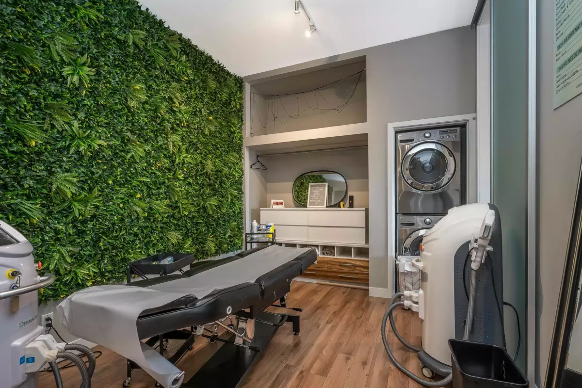 Breakfast Nook Photo of 409 20238 Fraser Highway, Langley, BC