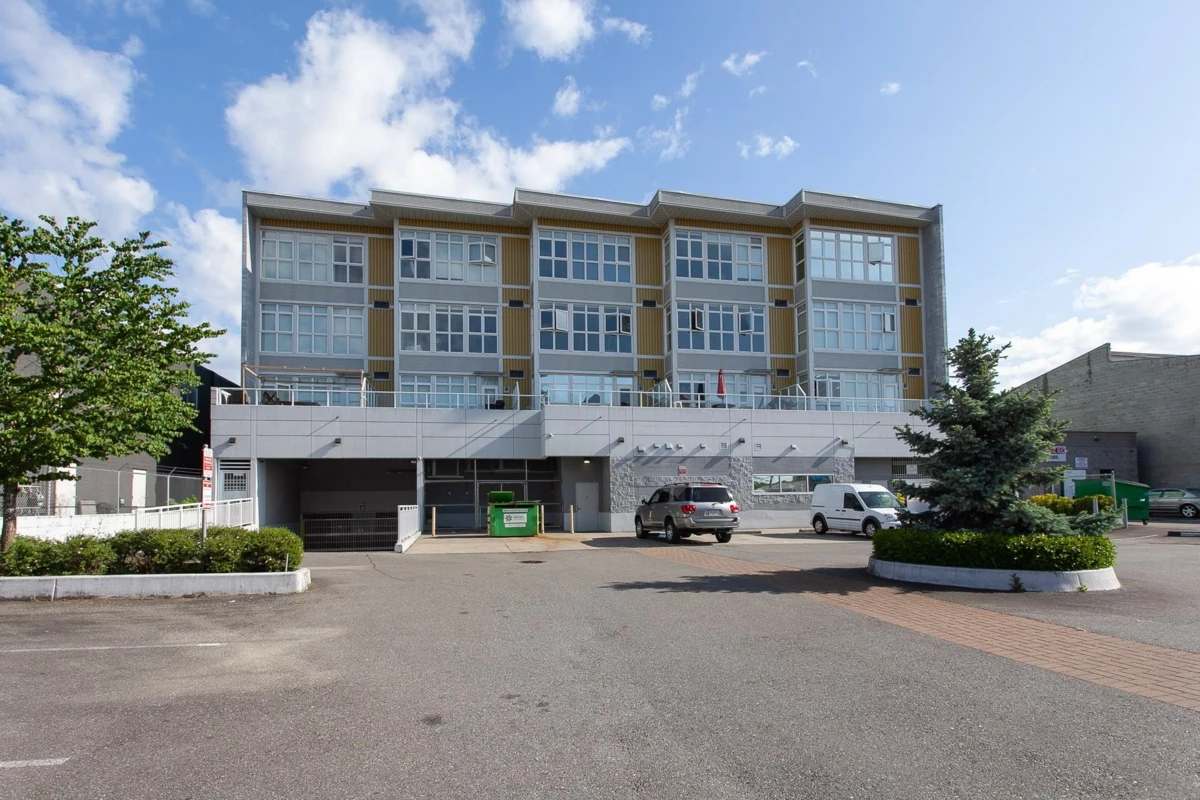 Laundry Room Photo of 409 20238 Fraser Highway, Langley, BC