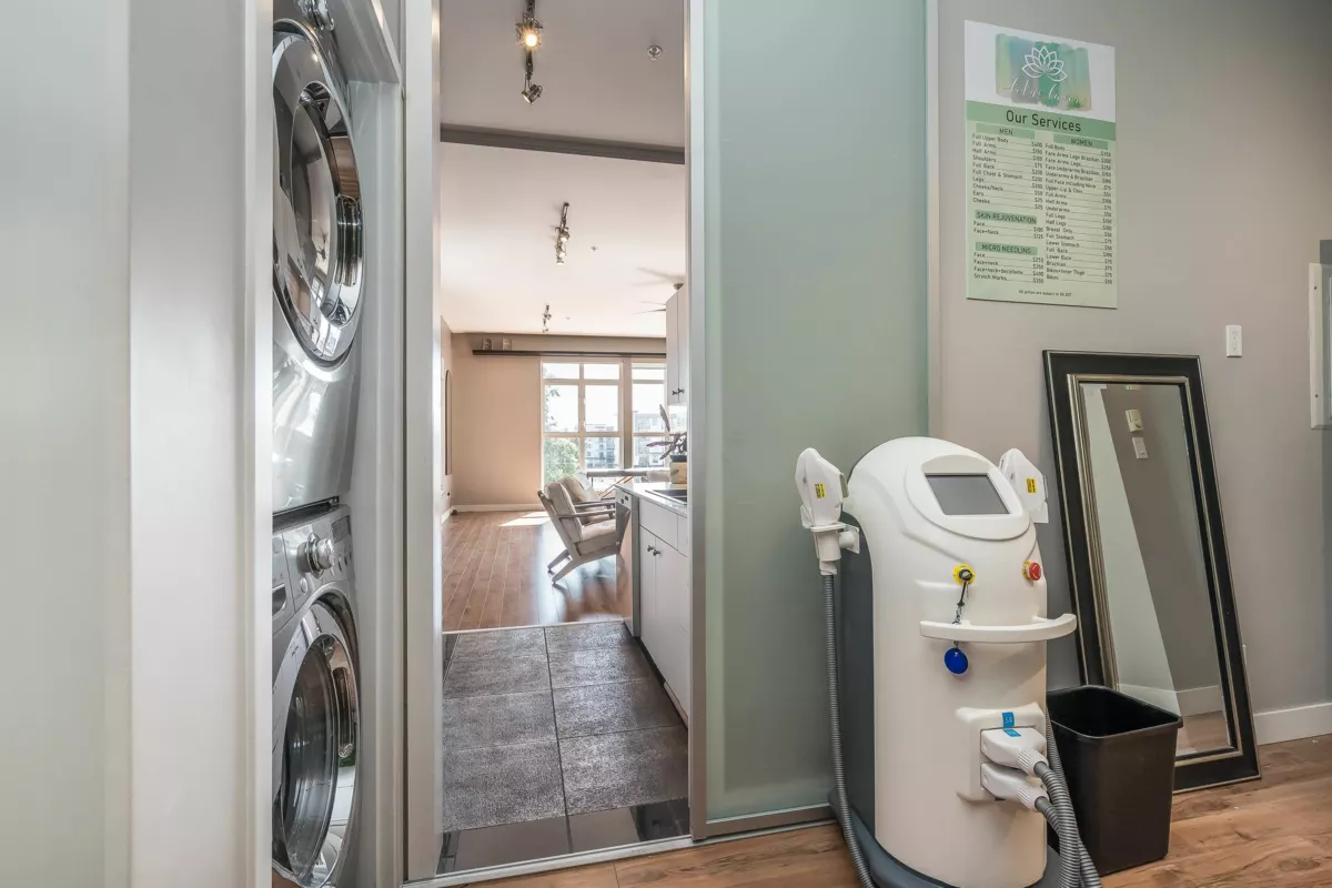 Walk-In Closet Photo of 409 20238 Fraser Highway, Langley, BC