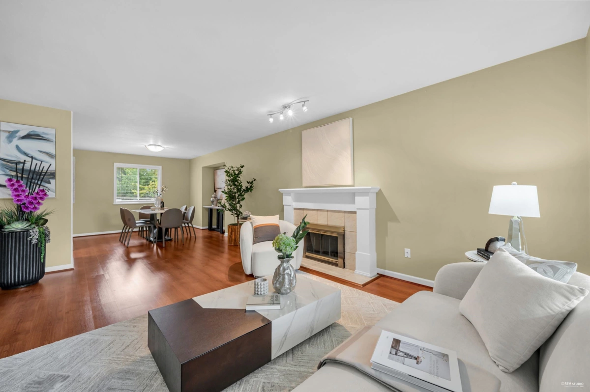 Family Room Photo of 1830 Walnut Crescent, Coquitlam, BC