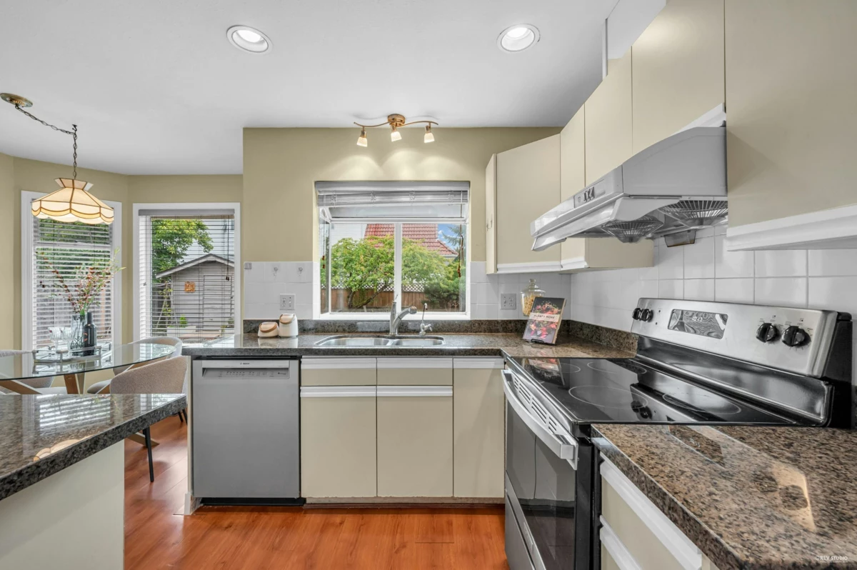 Guest Bathroom Photo of 1830 Walnut Crescent, Coquitlam, BC