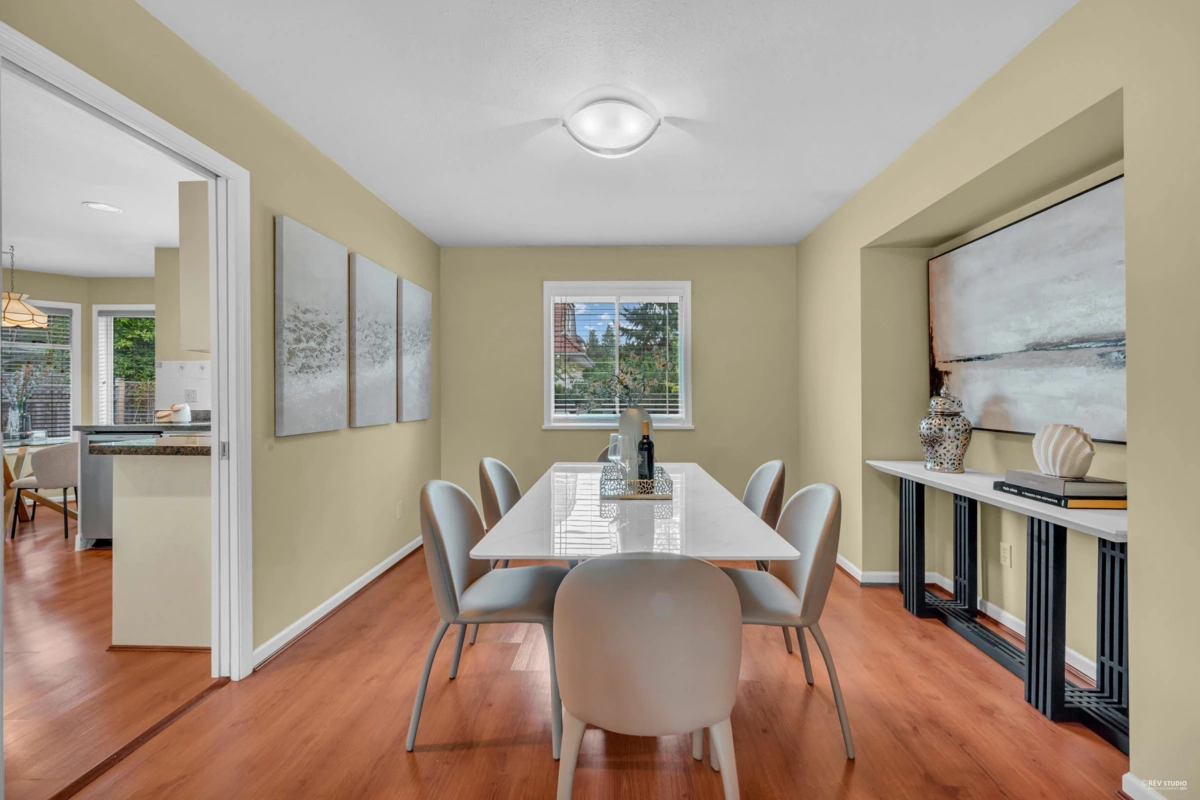 Kitchen Island Photo of 1830 Walnut Crescent, Coquitlam, BC