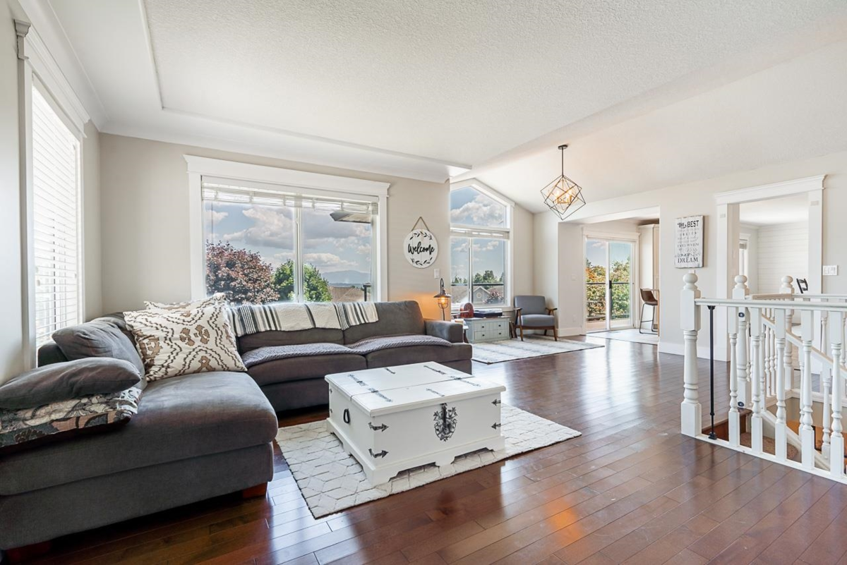 Dining Area Photo of 33527 12th Avenue, Mission, BC