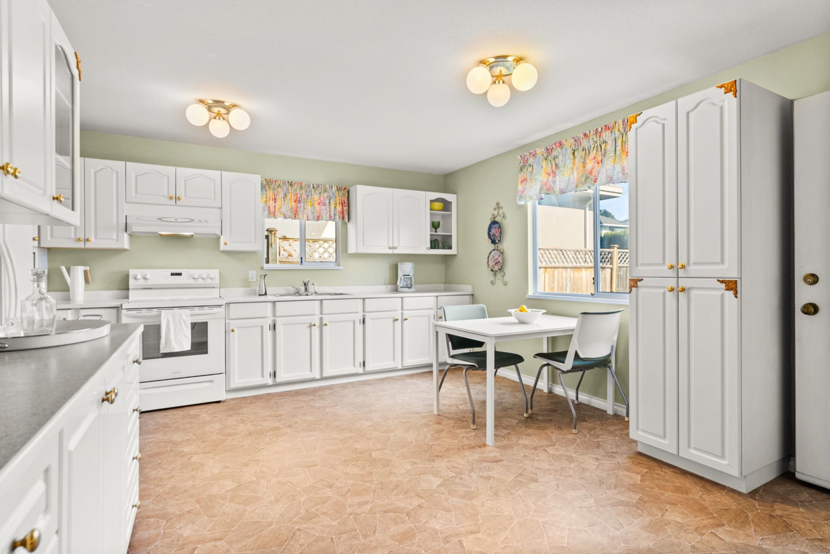 Breakfast Nook Photo of 8140 Robinson Road, Richmond, BC