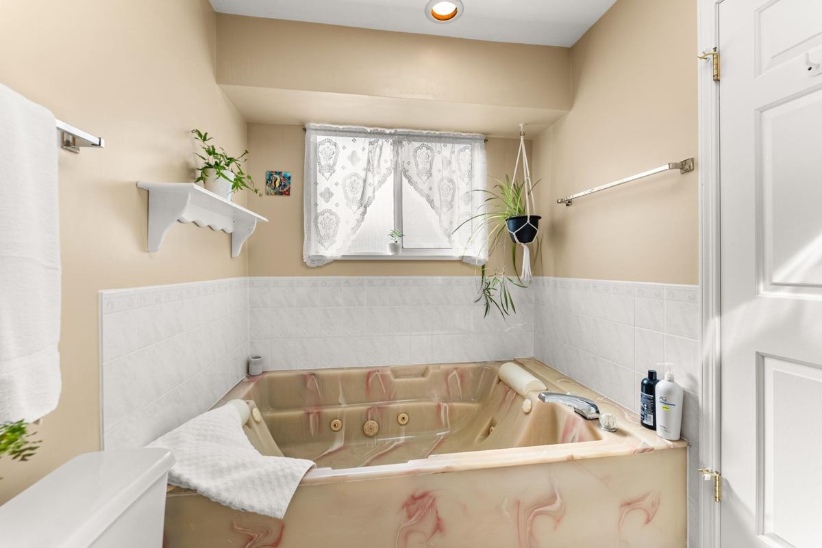 Mudroom Photo of 8140 Robinson Road, Richmond, BC