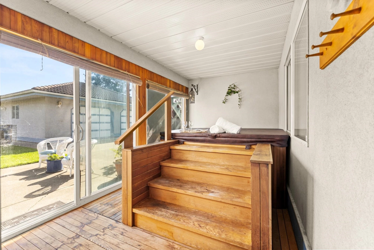 Swimming Pool Photo of 8140 Robinson Road, Richmond, BC