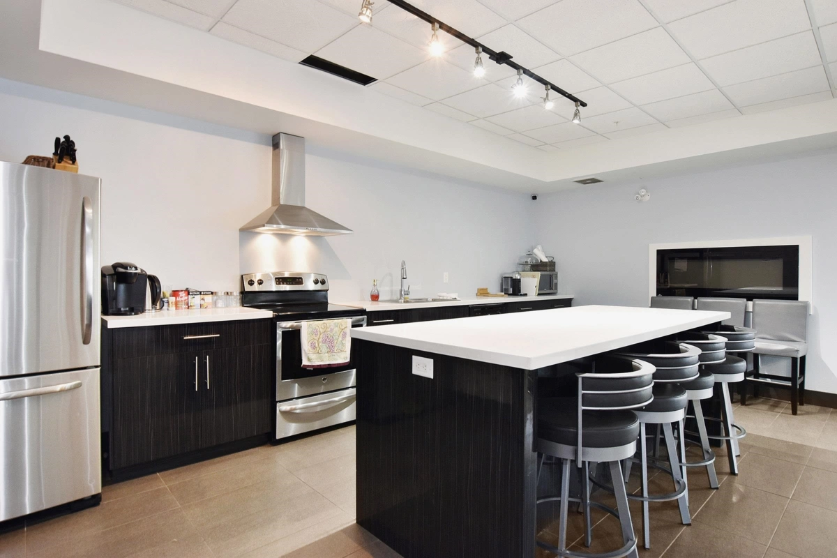 Backyard Photo of 410 2242 Whatcom Road, Abbotsford, BC