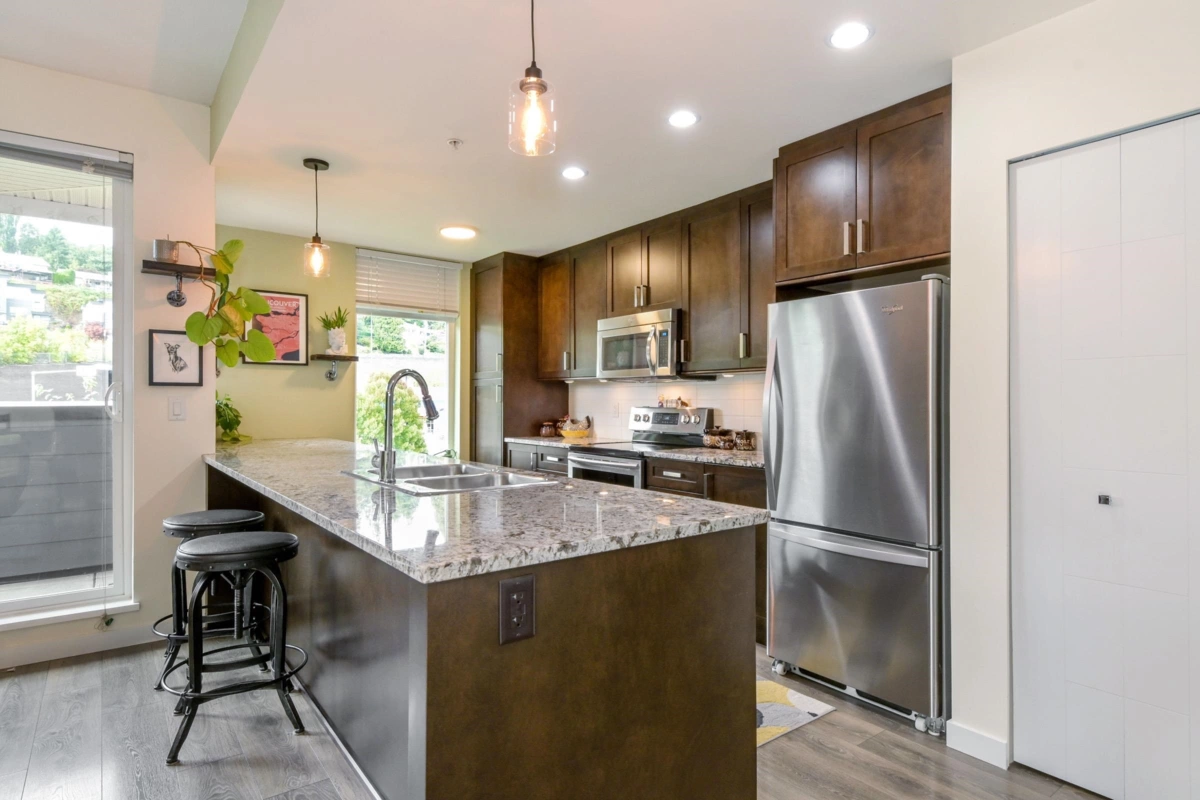 Primary Bedroom Photo of 410 2242 Whatcom Road, Abbotsford, BC