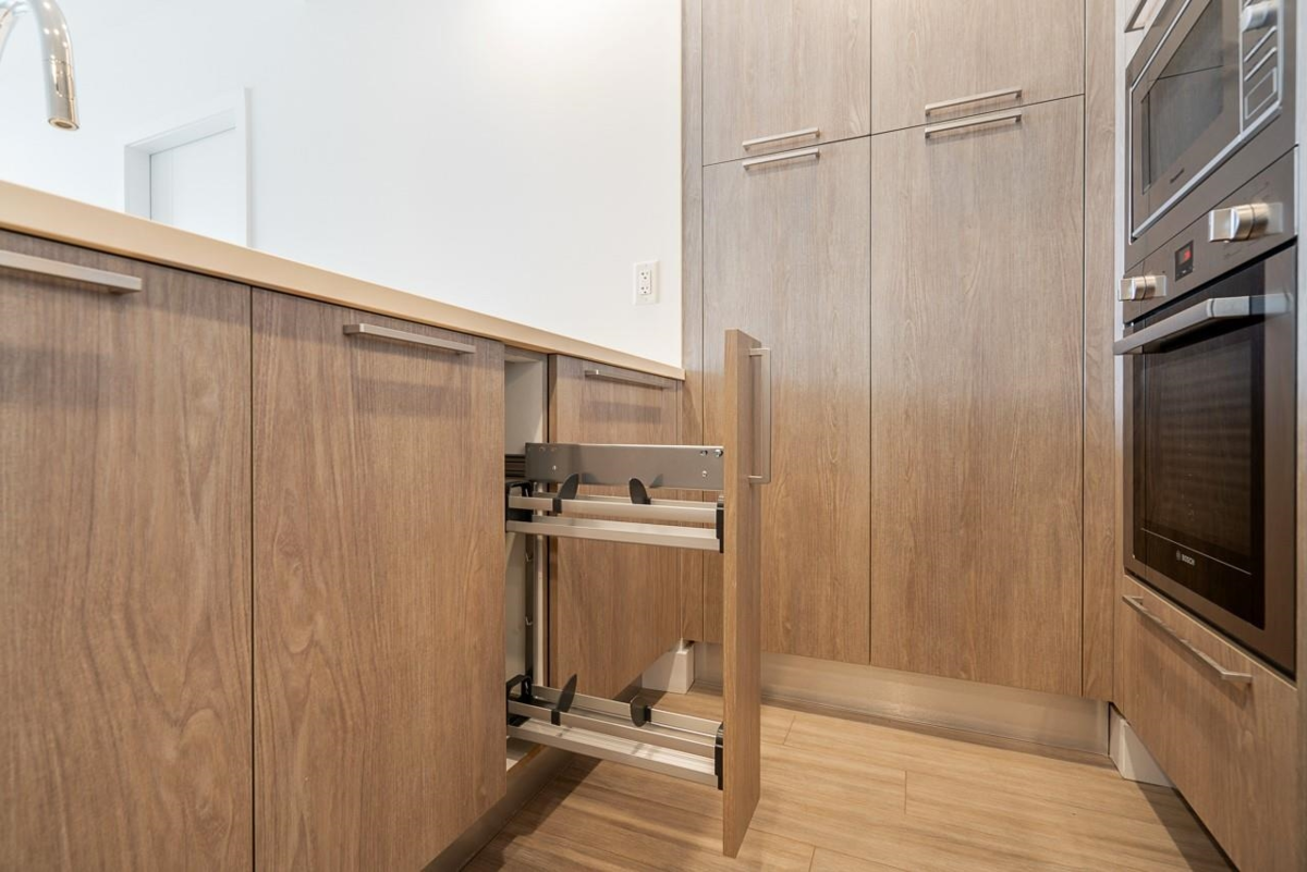 Dining Area Photo of 303 6398 Silver Avenue, Burnaby, BC
