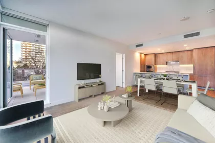 303 6398 Silver Avenue, Burnaby, BC, Metrotown — 2 bed apartment/condo for sale