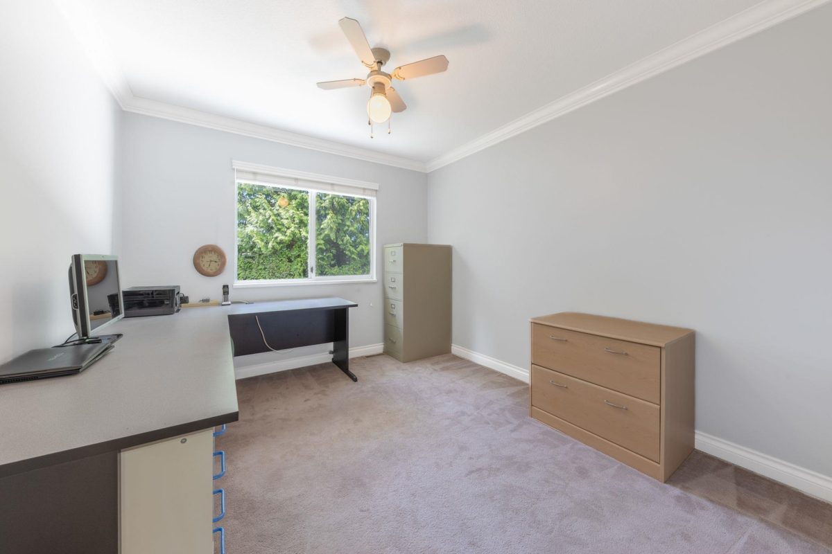 Hallway Photo of 11458 90 Avenue, Delta, BC