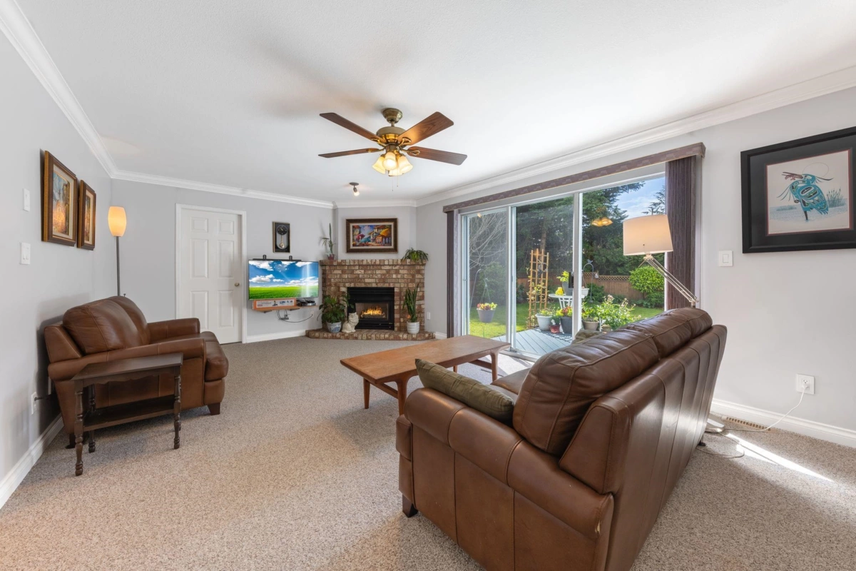 Powder Room Photo of 11458 90 Avenue, Delta, BC