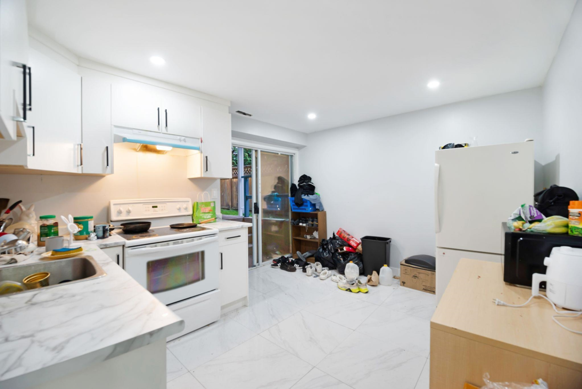 Staircase Photo of 11458 90 Avenue, Delta, BC