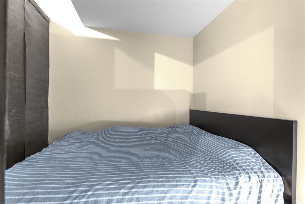 Breakfast Nook Photo of 809 2008 Rosser Avenue, Burnaby, BC