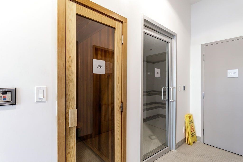 Guest Bathroom Photo of 809 2008 Rosser Avenue, Burnaby, BC