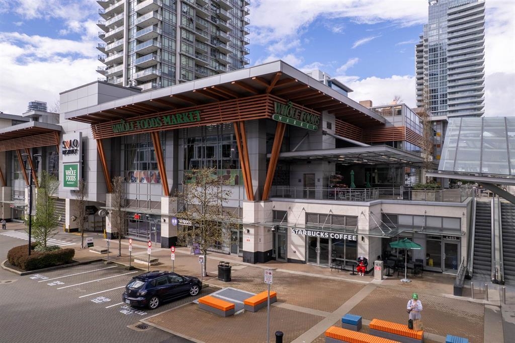 Powder Room Photo of 809 2008 Rosser Avenue, Burnaby, BC