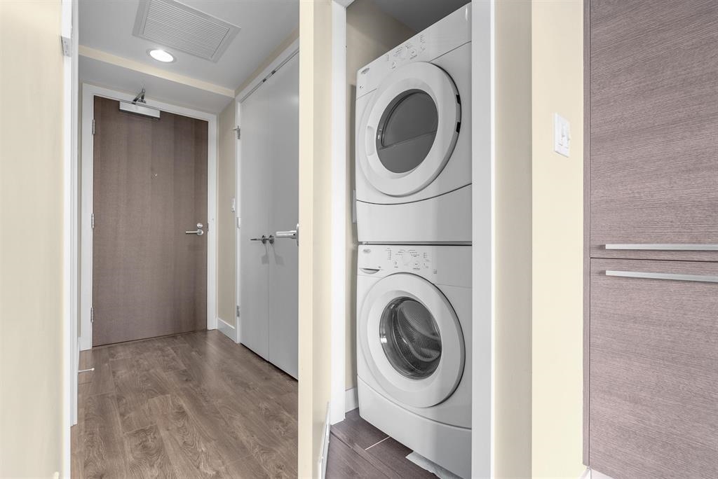 Walk-In Closet Photo of 809 2008 Rosser Avenue, Burnaby, BC