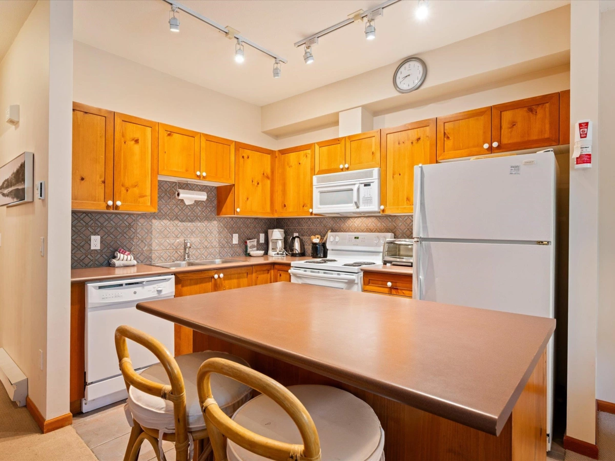 Primary Bathroom Photo of 203 3300 Ptarmigan Place, Whistler, BC