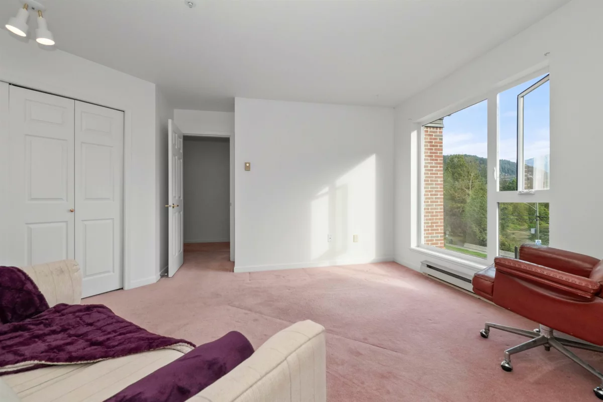 Garage Interior Photo of 317 378 Esplanade Avenue, Harrison Hot Springs, BC