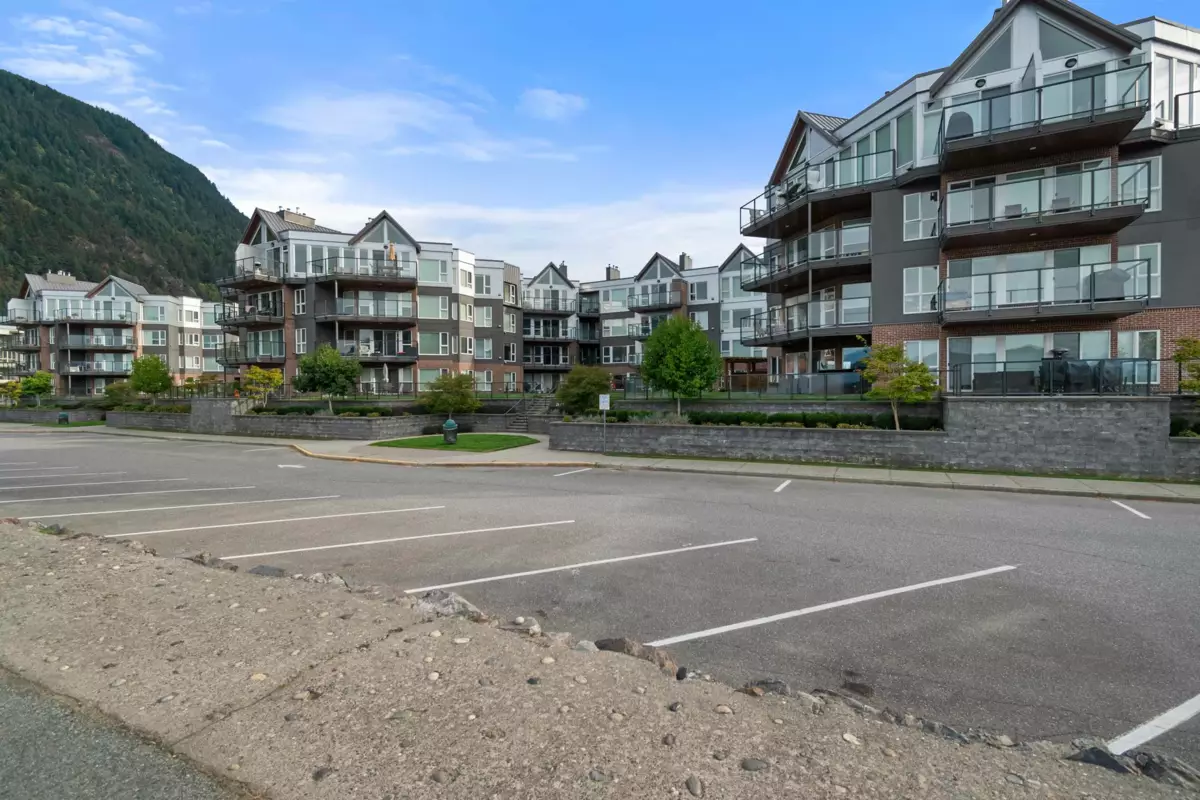 Hot Tub / Spa Photo of 317 378 Esplanade Avenue, Harrison Hot Springs, BC