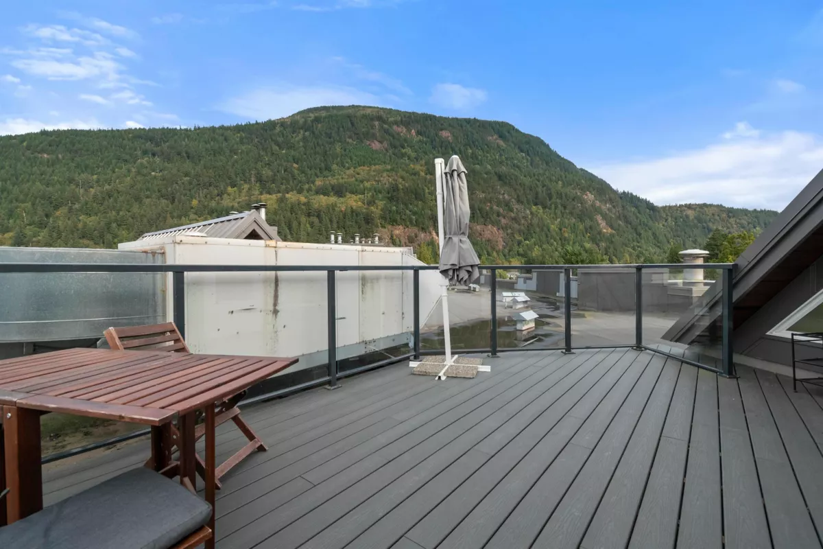 Mudroom Photo of 317 378 Esplanade Avenue, Harrison Hot Springs, BC