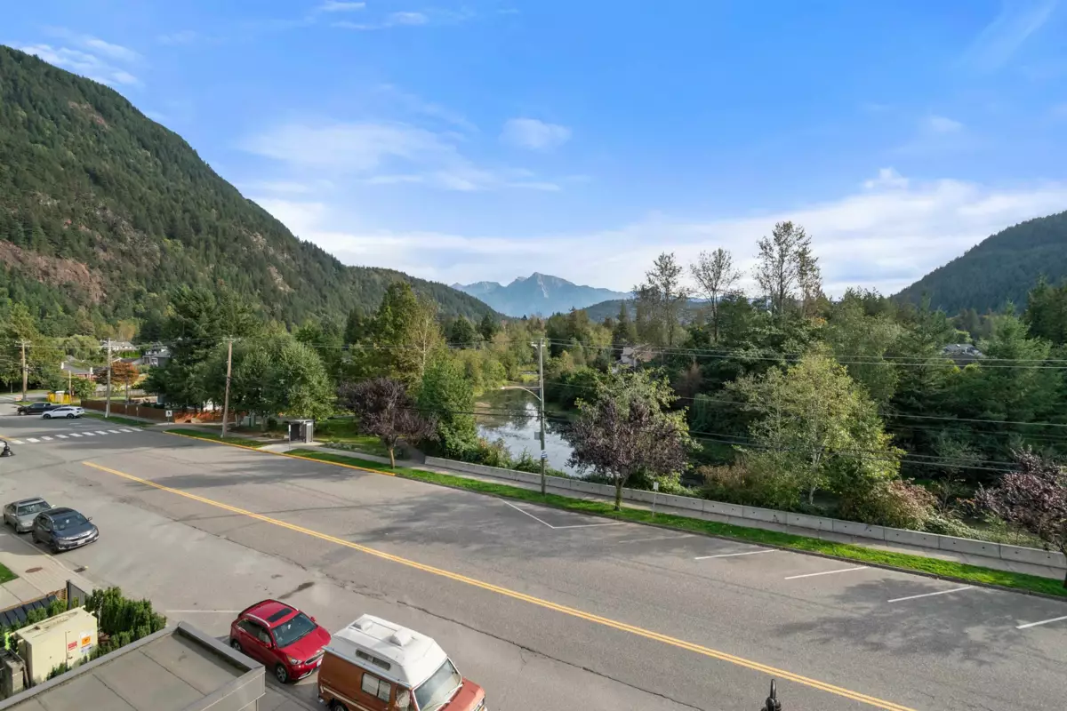 Office / Den Photo of 317 378 Esplanade Avenue, Harrison Hot Springs, BC