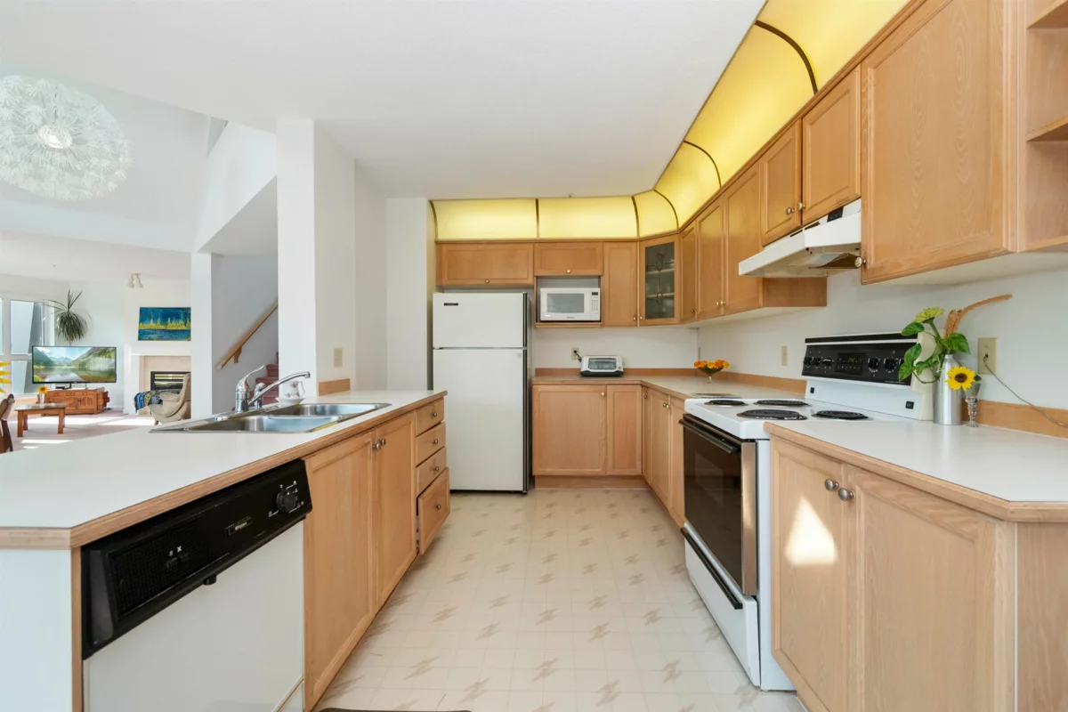 Pantry Photo of 317 378 Esplanade Avenue, Harrison Hot Springs, BC