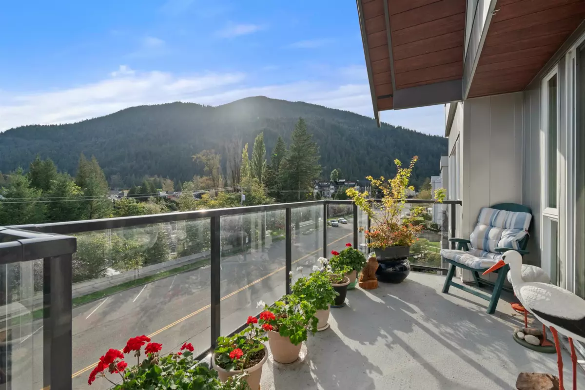 Powder Room Photo of 317 378 Esplanade Avenue, Harrison Hot Springs, BC