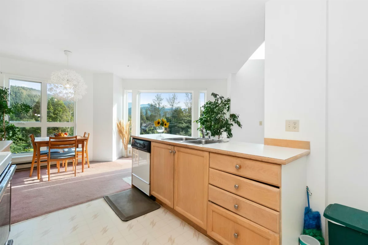 Primary Bathroom Photo of 317 378 Esplanade Avenue, Harrison Hot Springs, BC