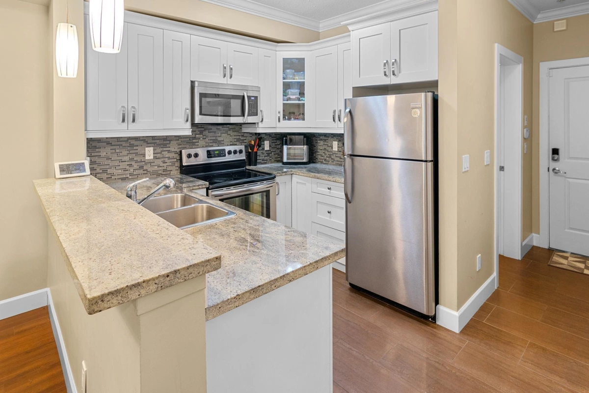 Primary Bathroom Photo of 113 13897 Fraser Highway, Surrey, BC