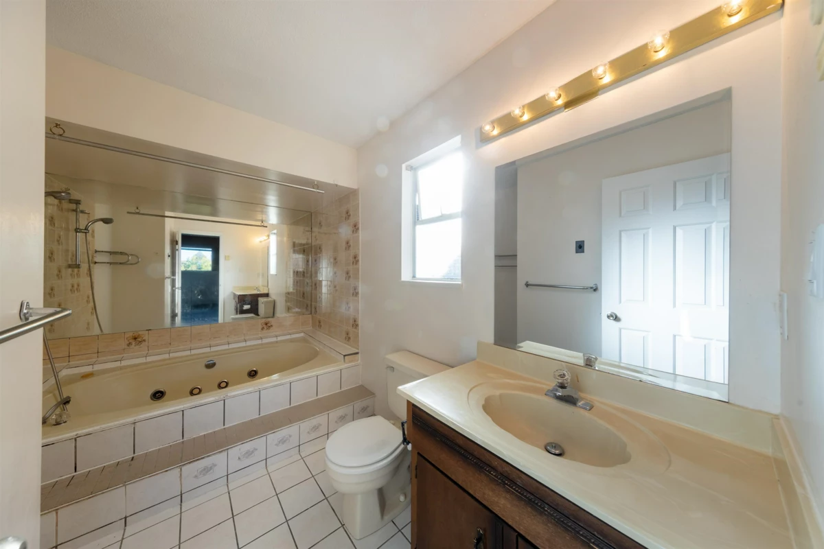 Kitchen Photo of 8691 Doulton Place, Richmond, BC