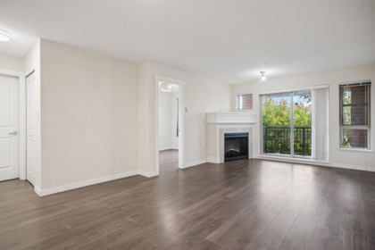 Breakfast Nook Photo of 1215 5115 Garden City Road, Richmond, BC