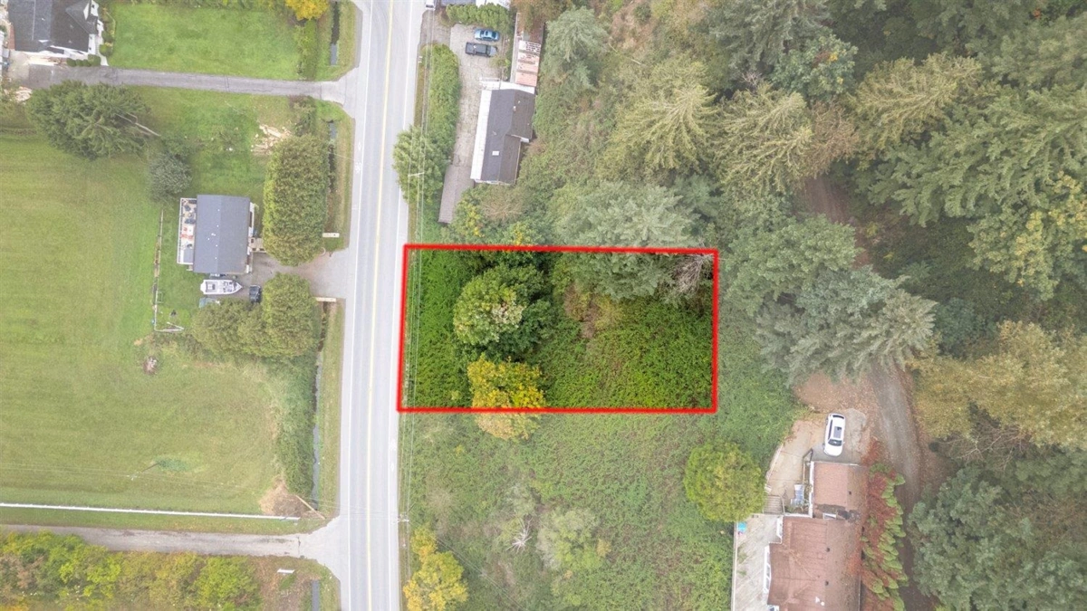 Living Room Photo of 47165 Yale Road, Chilliwack, BC