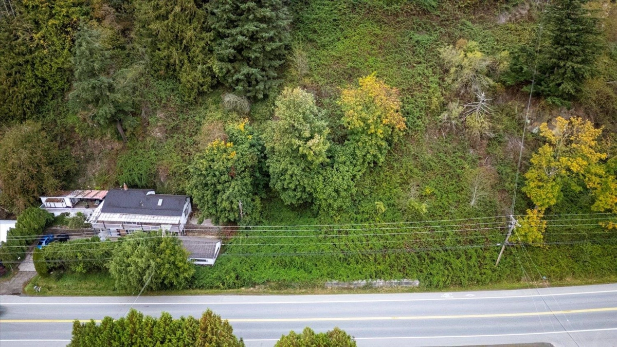 Powder Room Photo of 47165 Yale Road, Chilliwack, BC