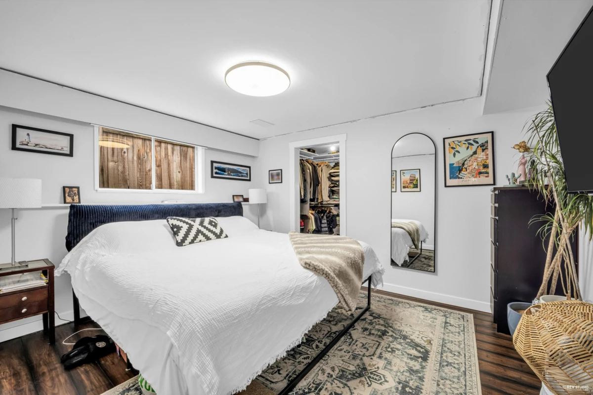 Entry Foyer Photo of 4307 Venables Street, Burnaby, BC