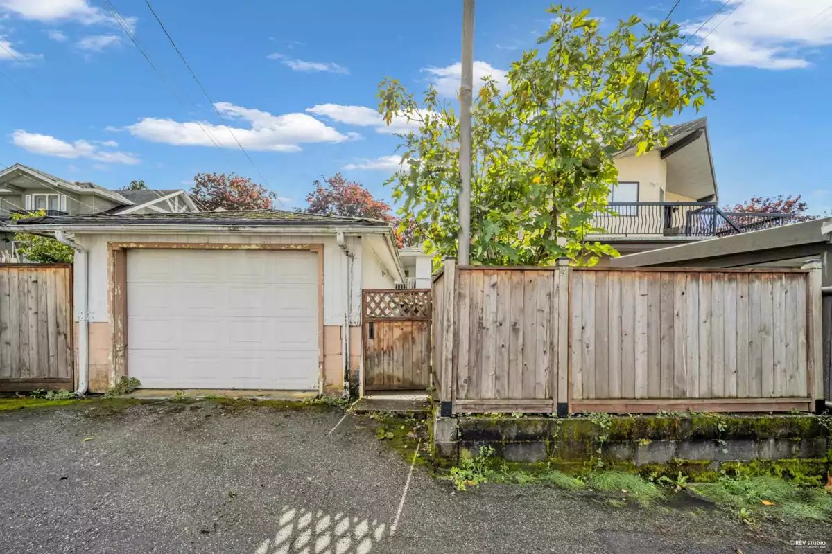 Front Yard Photo of 4307 Venables Street, Burnaby, BC