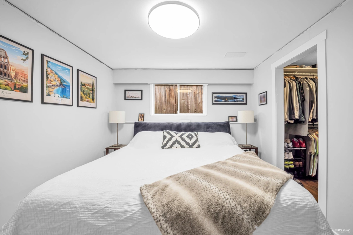 Hallway Photo of 4307 Venables Street, Burnaby, BC