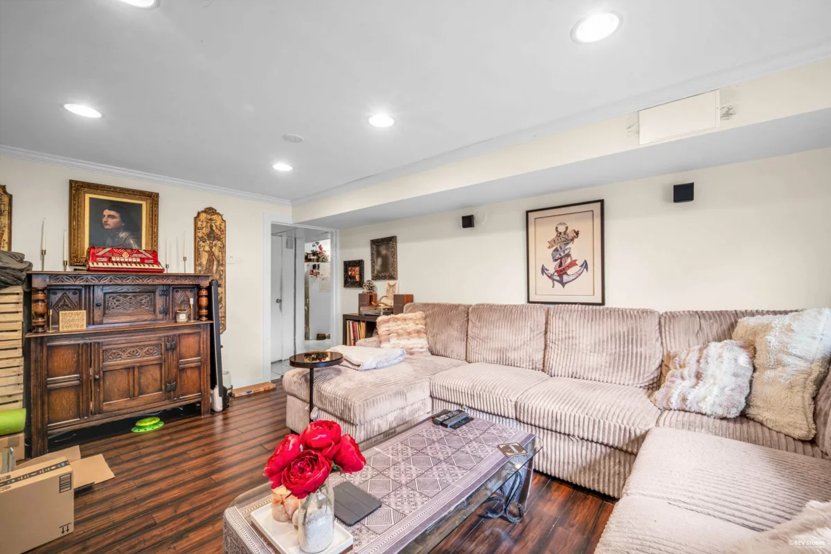 Powder Room Photo of 4307 Venables Street, Burnaby, BC