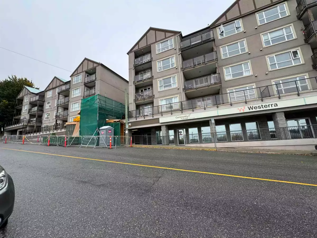 Exterior Front Photo of 204 33165 2 Avenue, Mission, BC