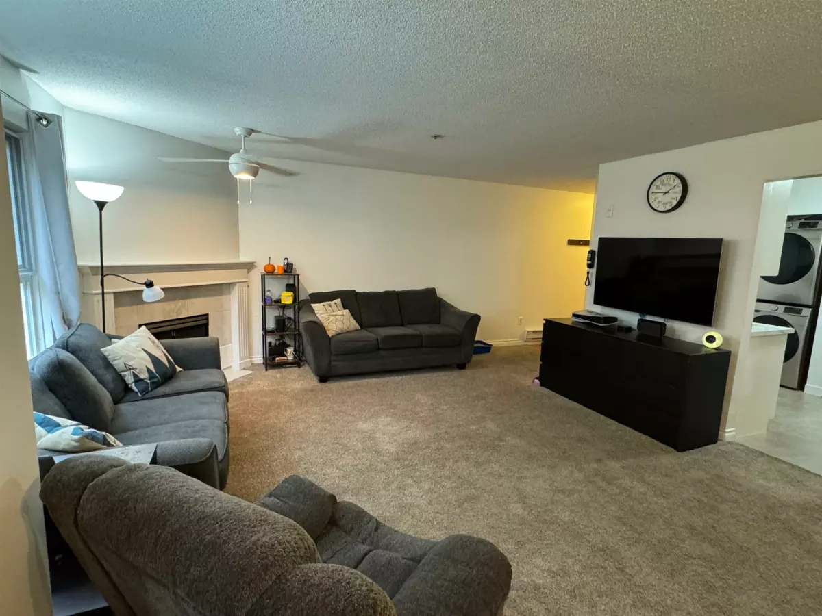 Family Room Photo of 204 33165 2 Avenue, Mission, BC