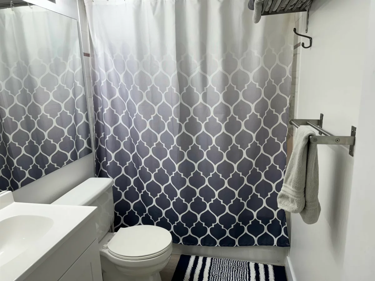 Walk-In Closet Photo of 204 33165 2 Avenue, Mission, BC