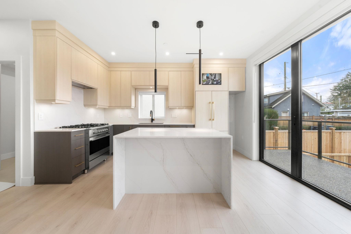 Bedroom 2 Photo of 2 3274 E 44th Avenue, Vancouver, BC