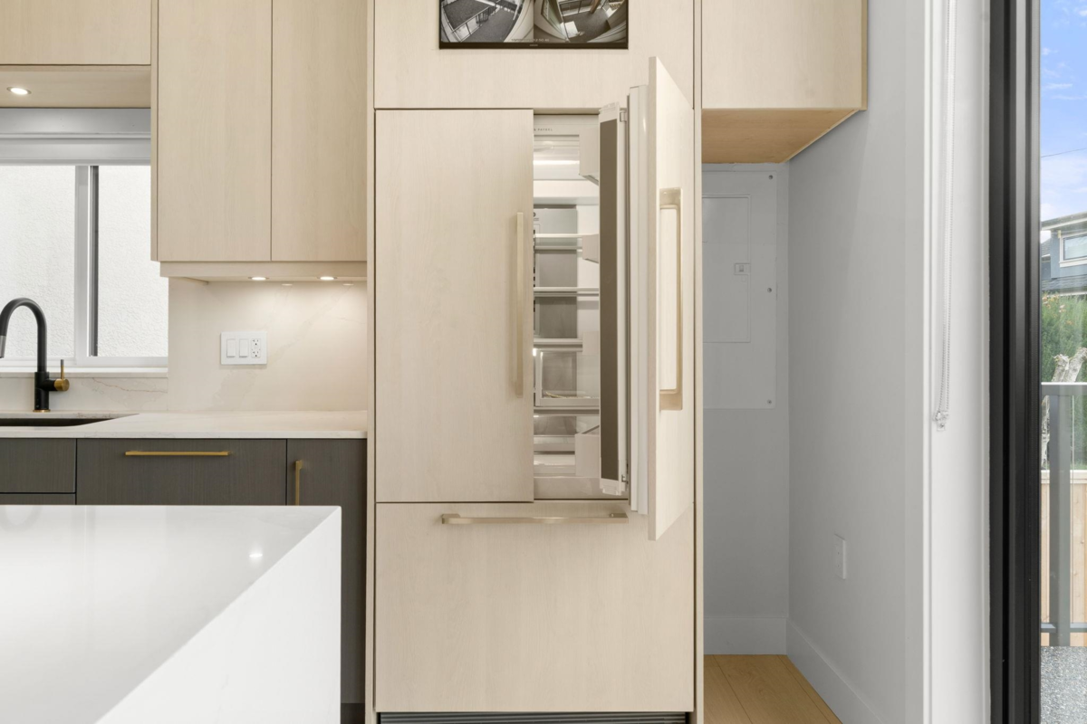 Bedroom 4 Photo of 2 3274 E 44th Avenue, Vancouver, BC