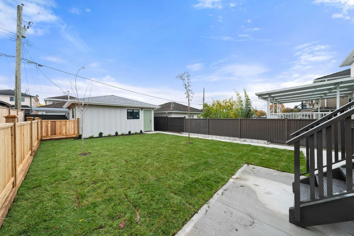 Fitness Center Photo Near 2 3274 E 44th Avenue, Vancouver, BC