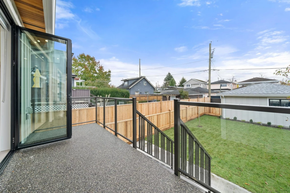 Neighborhood Park Photo Near 2 3274 E 44th Avenue, Vancouver, BC