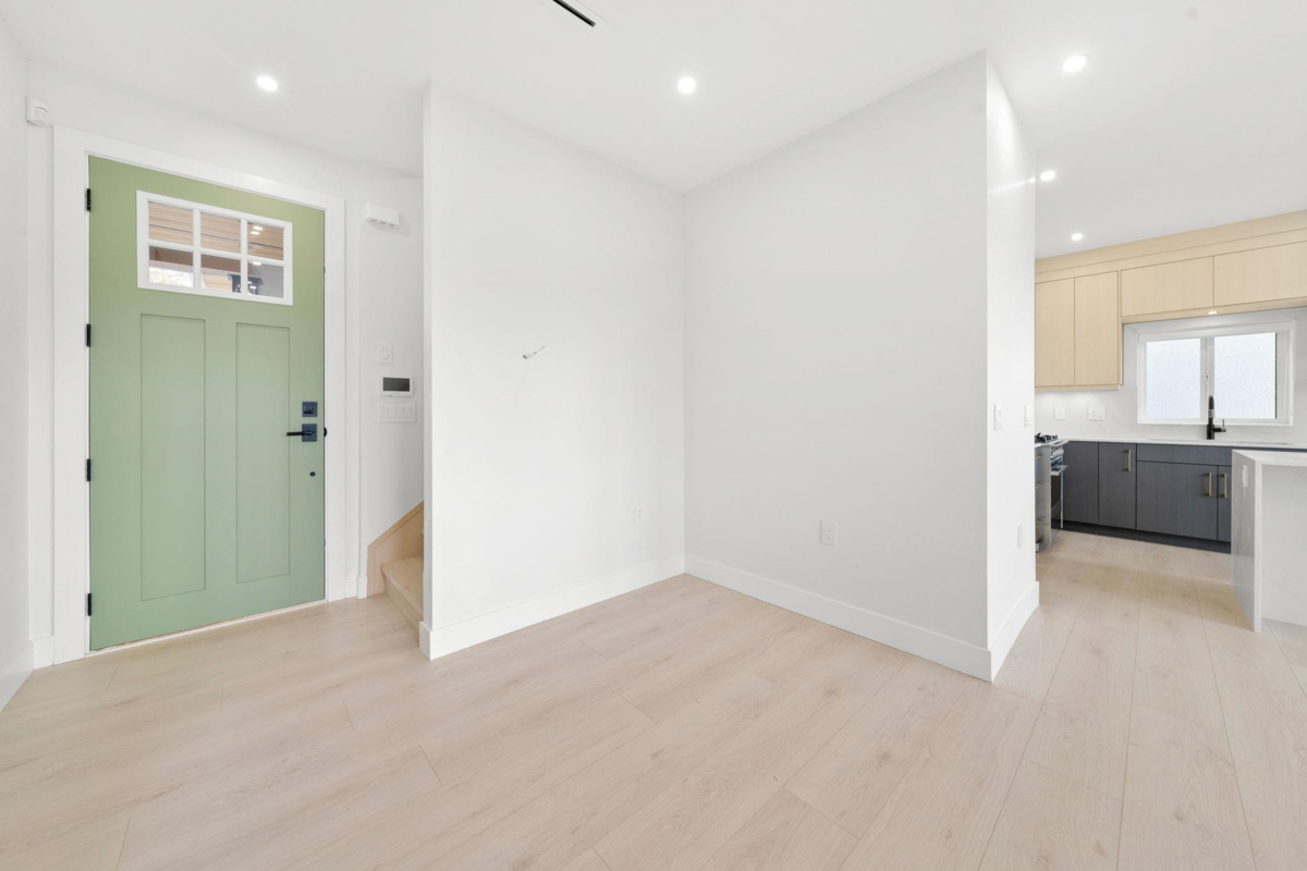 Staircase Photo of 2 3274 E 44th Avenue, Vancouver, BC