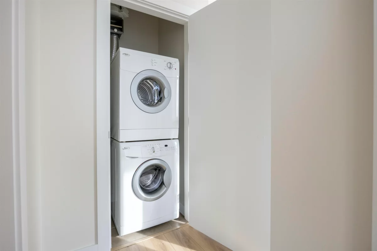 Kitchen Island Photo of 3903 2955 Atlantic Avenue, Coquitlam, BC