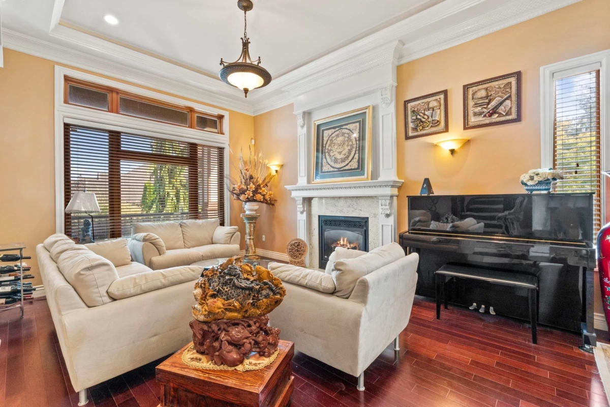 Dining Area Photo of 16308 91a Avenue, Surrey, BC